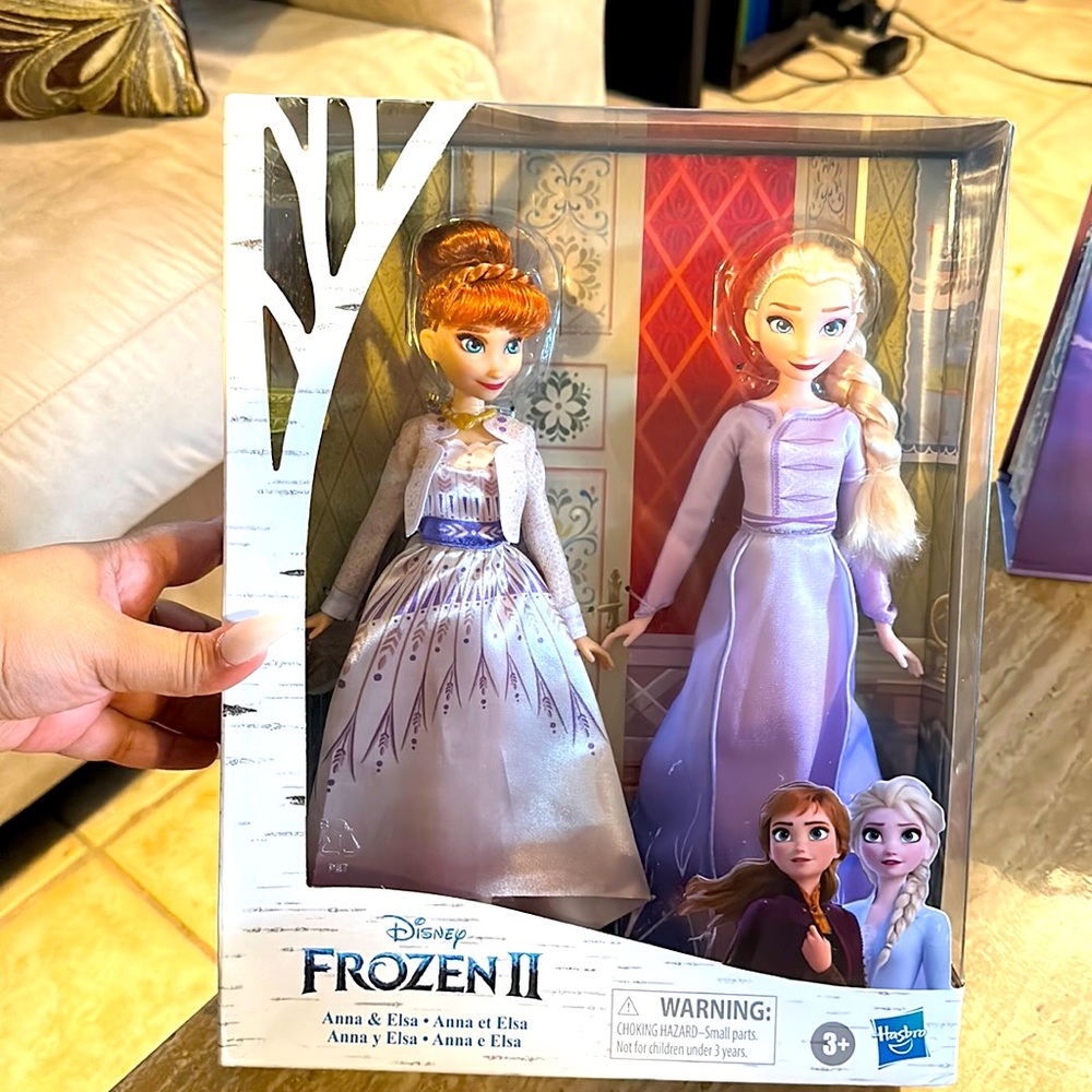 Brand new, frozen II Anna and Elsa doll